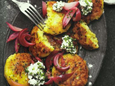 Kartoffelgalettes mit Honigzwiebeln