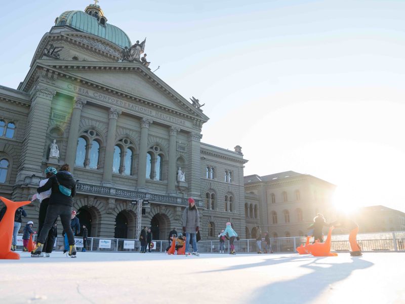 Eisbahn auf dem Bundesplatz